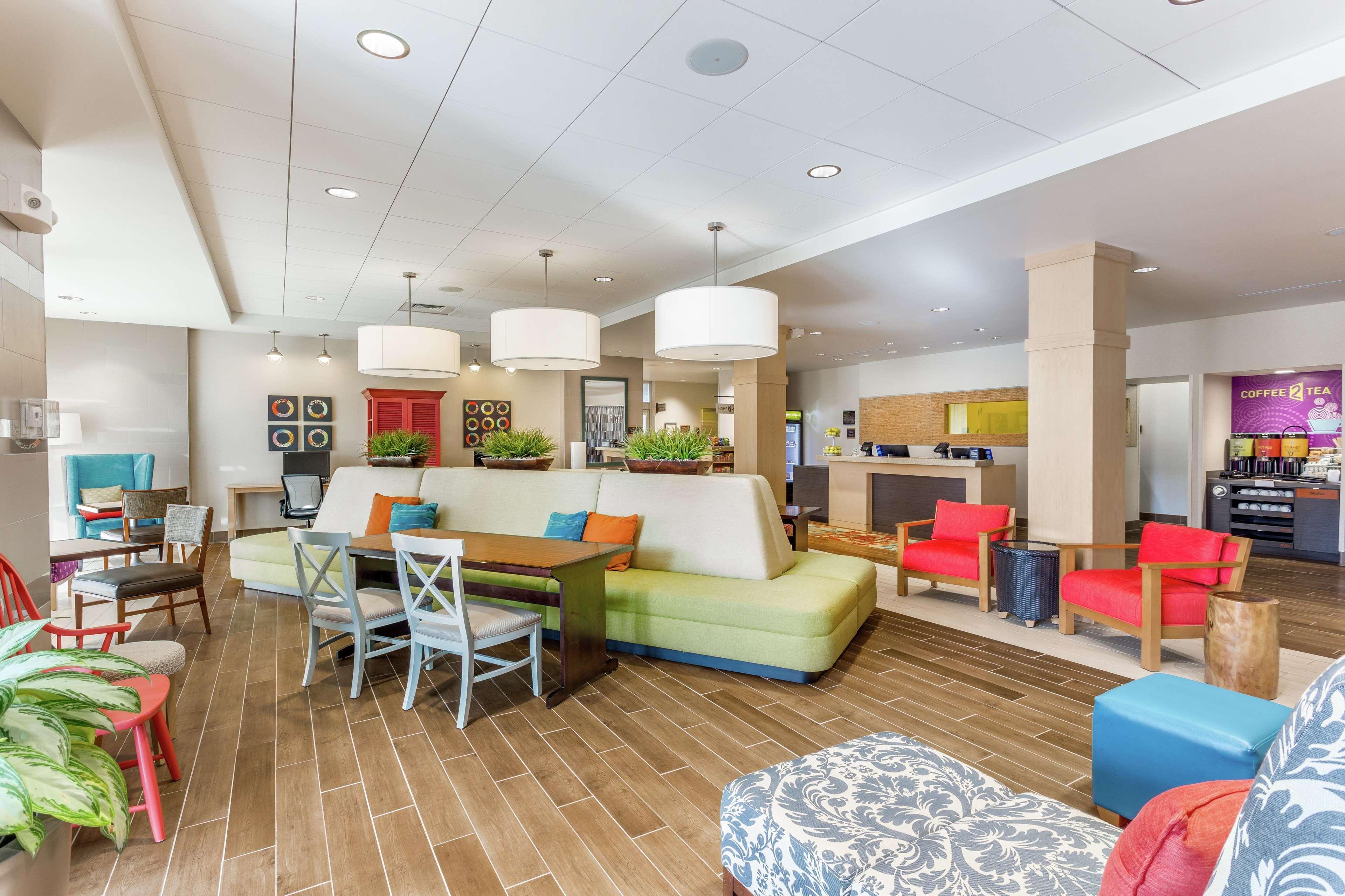 Home2 By Hilton Airport/wolf Rd 3*